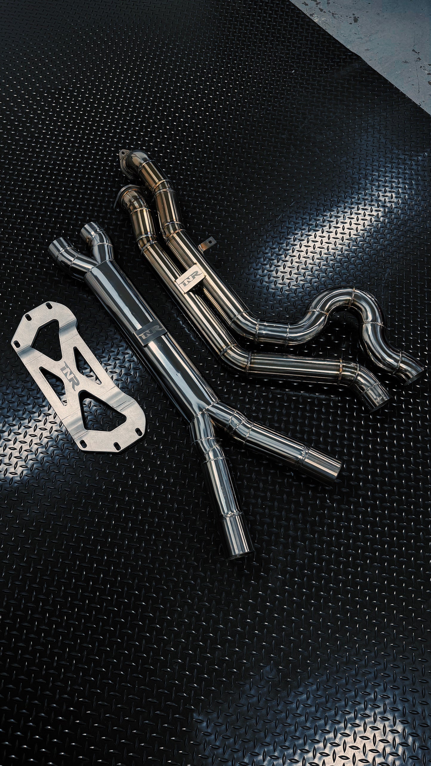 Complete MACH-1 mid-section and drop brace